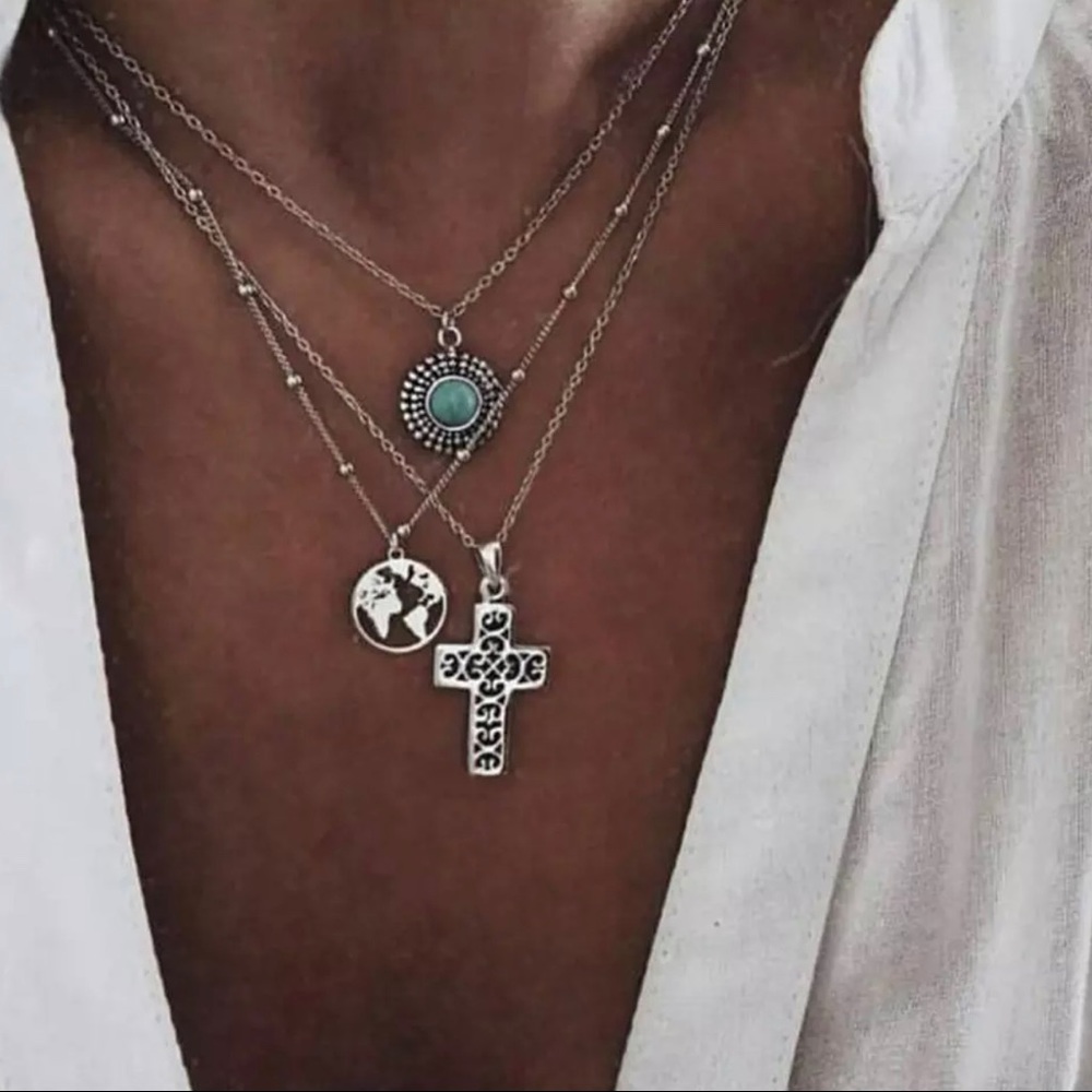 3/$30 🤍 Bohemian Layered Necklace - Picture 1 of 6